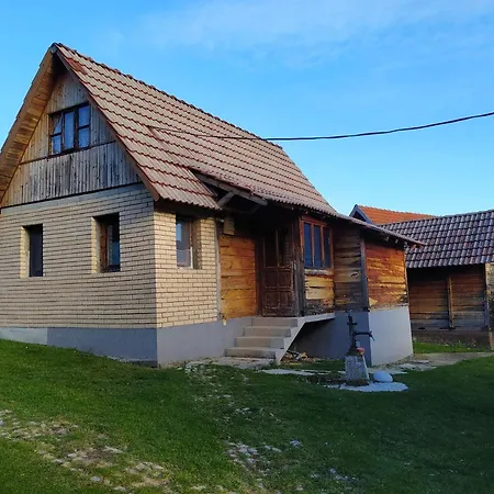 Brvnara Jeftaric Holiday home *